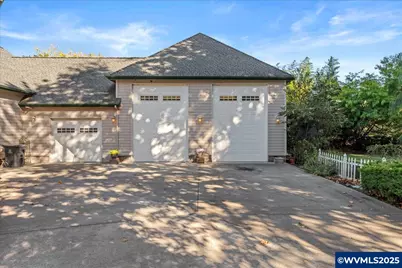 39889 McDowell Creek Dr, Lebanon, OR 97355 - Photo 9