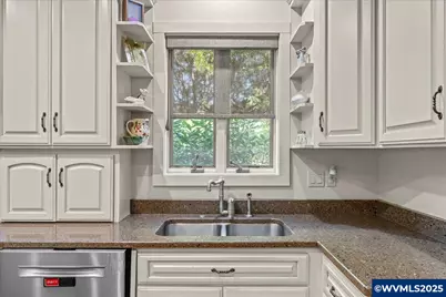 39889 McDowell Creek Dr, Lebanon, OR 97355 - Photo 23