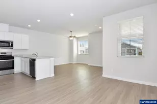 1255 Parkside Ave, Woodburn, OR 97071 - Photo 5