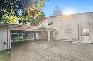 220 37th Ave NE, Salem, OR 97301 - Photo 3