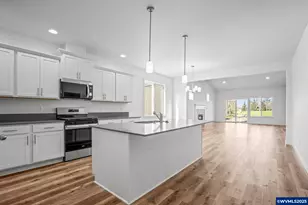 701 Tigerlily St, Silverton, OR 97381 - Photo 9