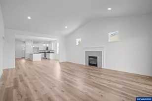 701 Tigerlily St, Silverton, OR 97381 - Photo 21