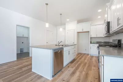 701 Tigerlily St, Silverton, OR 97381 - Photo 13