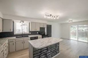 615 5th Ave, Sweet Home, OR 97386 - Photo 3