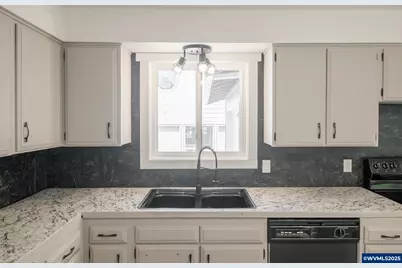 615 5th Av, Sweet Home, OR 97386 - Photo 5