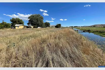 2202 Joe Wright Rd, Klamath Falls, OR 97603 - Photo 3