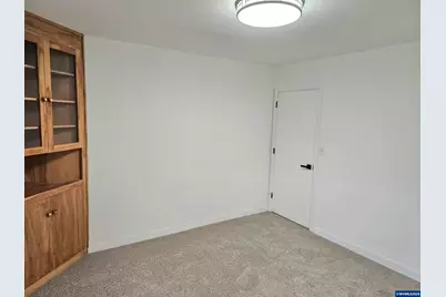 365 Bryan St, Woodburn, OR 97071 - Photo 17