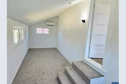 365 Bryan St, Woodburn, OR 97071 - Photo 35