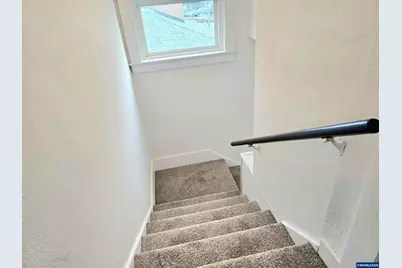 365 Bryan St, Woodburn, OR 97071 - Photo 23