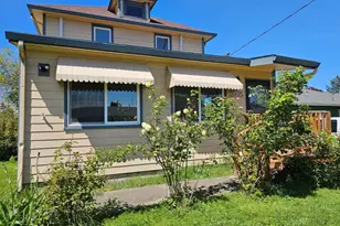 365 Bryan St, Woodburn, OR 97071 - Photo 3