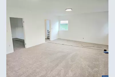 365 Bryan St, Woodburn, OR 97071 - Photo 13