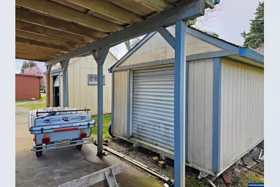 365 Bryan St, Woodburn, OR 97071 - Photo 9