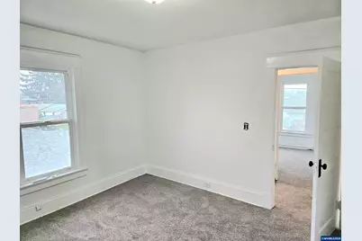 365 Bryan St, Woodburn, OR 97071 - Photo 25