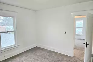 365 Bryan St, Woodburn, OR 97071 - Photo 25