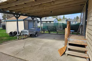 365 Bryan St, Woodburn, OR 97071 - Photo 5