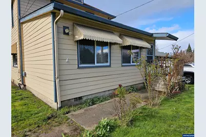 365 Bryan St, Woodburn, OR 97071 - Photo 3