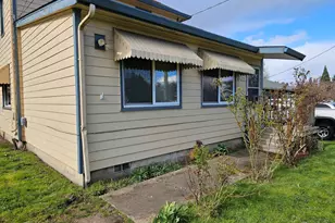 365 Bryan St, Woodburn, OR 97071 - Photo 3