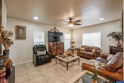 1329 Baker St NE, Salem, OR 97301 - Photo 11