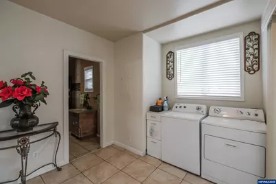 1329 Baker St NE, Salem, OR 97301 - Photo 17