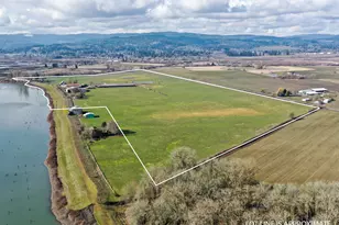 35308 Riverside Ln, Scappoose, OR 97056 - Photo 3