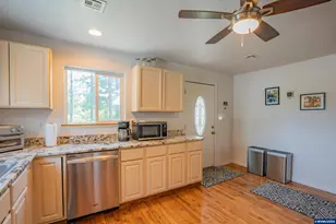 530 Brooks St, Lebanon, OR 97355 - Photo 9