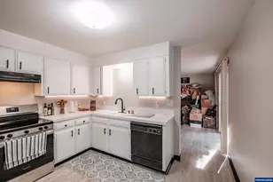 297 Main St W, Monmouth, OR 97361 - Photo 13