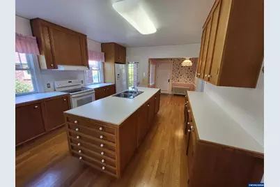 316 NW 32nd St, Corvallis, OR 97330 - Photo 9