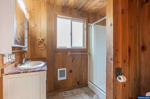 691 SE Jetty Ave, Lincoln City, OR 97367 - Photo 15