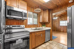 691 SE Jetty Ave, Lincoln City, OR 97367 - Photo 11