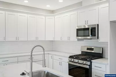 1503 N 2nd St, Silverton, OR 97381 - Photo 9