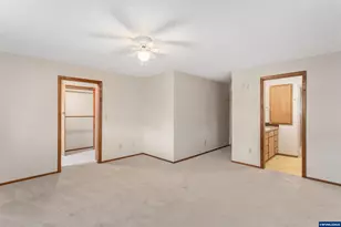 1383 Thompson Rd, Woodburn, OR 97071 - Photo 11