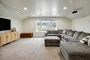 833 Hawk Dr, Silverton, OR 97381 - Photo 19