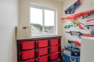 833 Hawk Dr, Silverton, OR 97381 - Photo 27