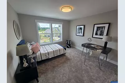 195 Iowa St, Silverton, OR 97381 - Photo 11