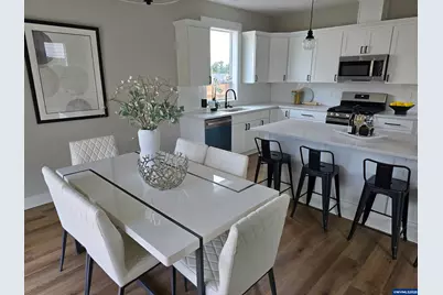 195 Iowa St, Silverton, OR 97381 - Photo 5