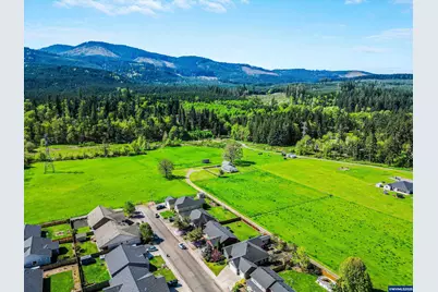 1231 SW 3rd Av, Mill City, OR 97360 - Photo 5