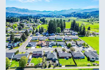 1231 SW 3rd Av, Mill City, OR 97360 - Photo 7