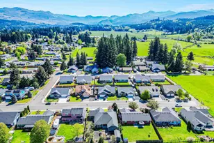 1231 SW 3rd Ave, Mill City, OR 97360 - Photo 7