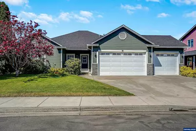 1231 SW 3rd Av, Mill City, OR 97360 - Photo 3