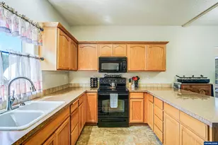 1231 SW 3rd Ave, Mill City, OR 97360 - Photo 15