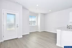 1233 Parkside Ave, Woodburn, OR 97071 - Photo 3