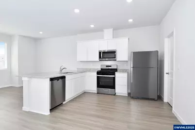 1233 Parkside Av, Woodburn, OR 97071 - Photo 5