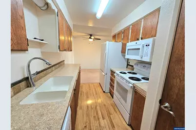 950 Evergreen #207 Rd, Woodburn, OR 97071 - Photo 17