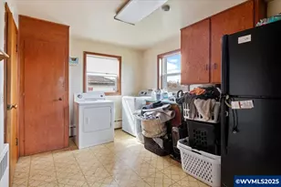 360 E Elwood St, Stayton, OR 97383 - Photo 17