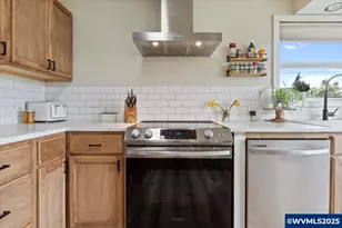 360 E Elwood St, Stayton, OR 97383 - Photo 13