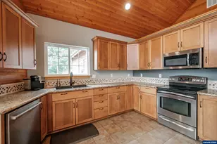 29109 Brownsville Rd, Brownsville, OR 97327 - Photo 17