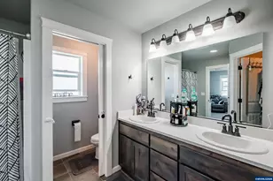 1369 S 10th St St, Independence, OR 97351 - Photo 27