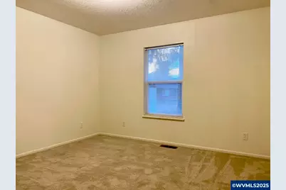 515 Angelee Ct, Lebanon, OR 97355 - Photo 17