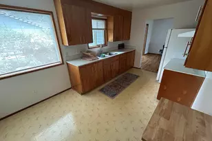 2207 Oregon Ct, Woodburn, OR 97071 - Photo 9