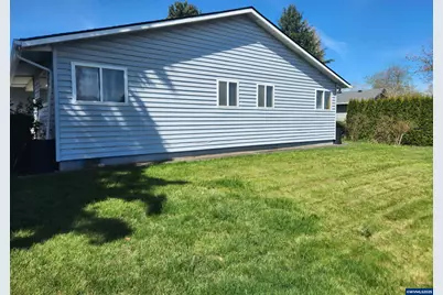 2207 Oregon Ct, Woodburn, OR 97071 - Photo 21